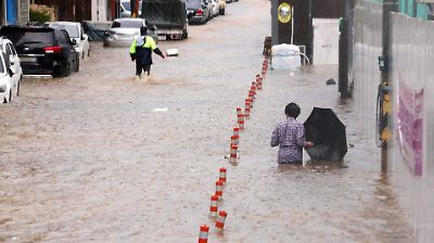 Inundaciones y caída de lluvias torrenciales en el centro-oeste de Corea del Sur dejan un muerto y evacuaciones masivas