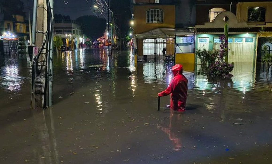Inundaciones y colapso del sistema de drenaje en Chimalhuacán por lluvias intensas: exigen acciones preventivas