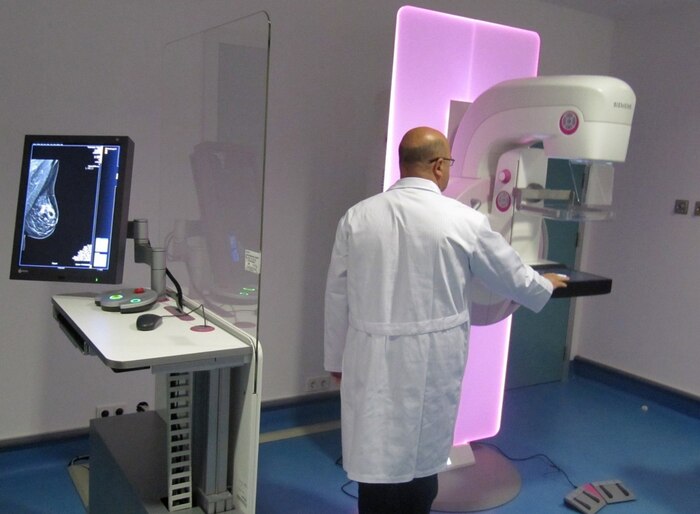 Investigación en Andalucía por posible manipulación en historiales médicos en programa de cribado de mama