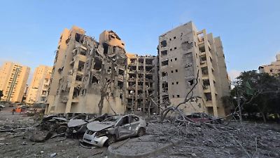 Irán intensifica ataques sobre Israel tras anuncio contradictorio de alto el fuego por parte de Estados Unidos