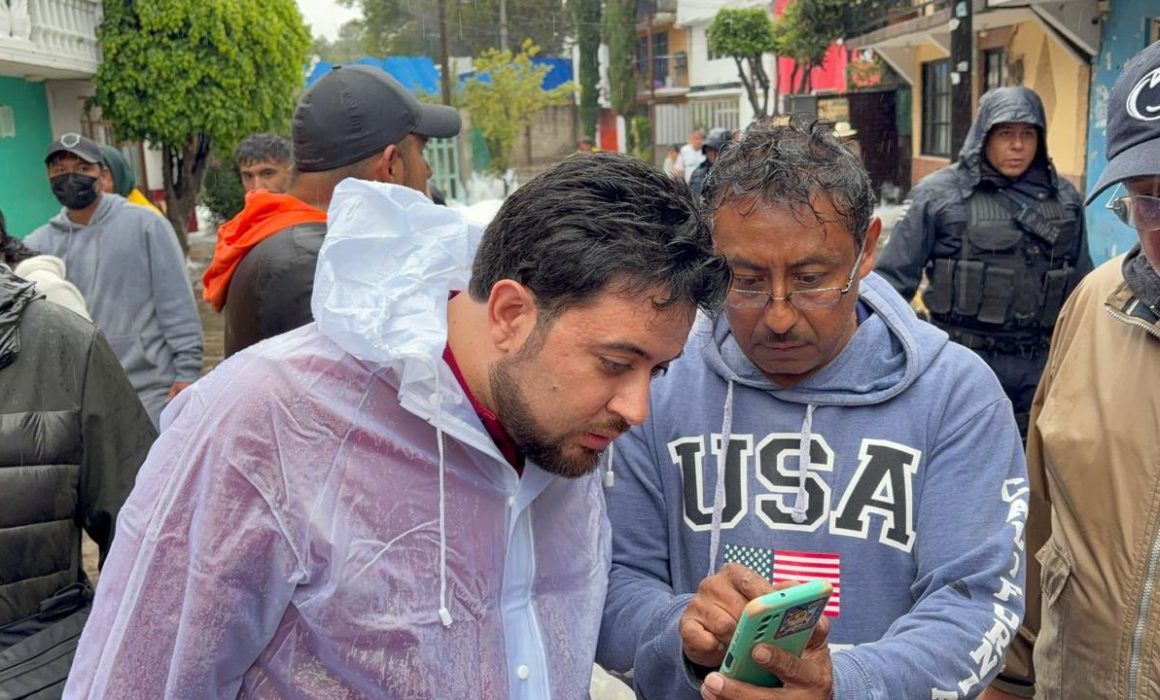 Isaac Montoya recorre Naucalpan tras inundaciones y lanza campaña de vacunación