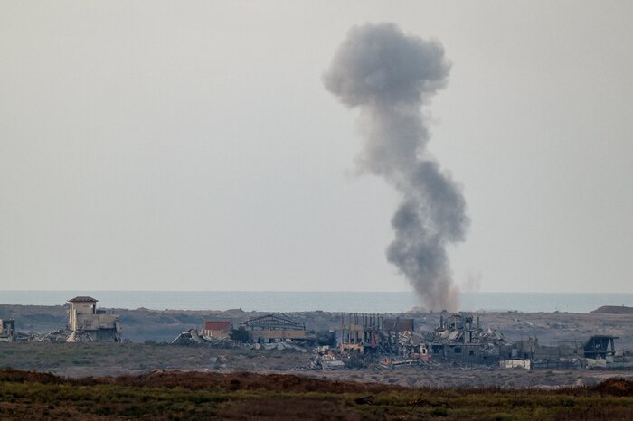 Israel retoma ataques en Gaza tras acusaciones de violar alto el fuego y tensiones en aumento