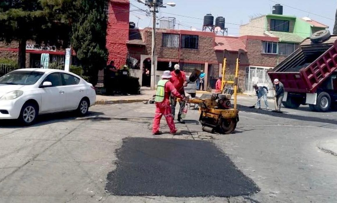 Ixtapaluca inicia campaña de bacheo para rehabilitar calles afectadas por lluvias