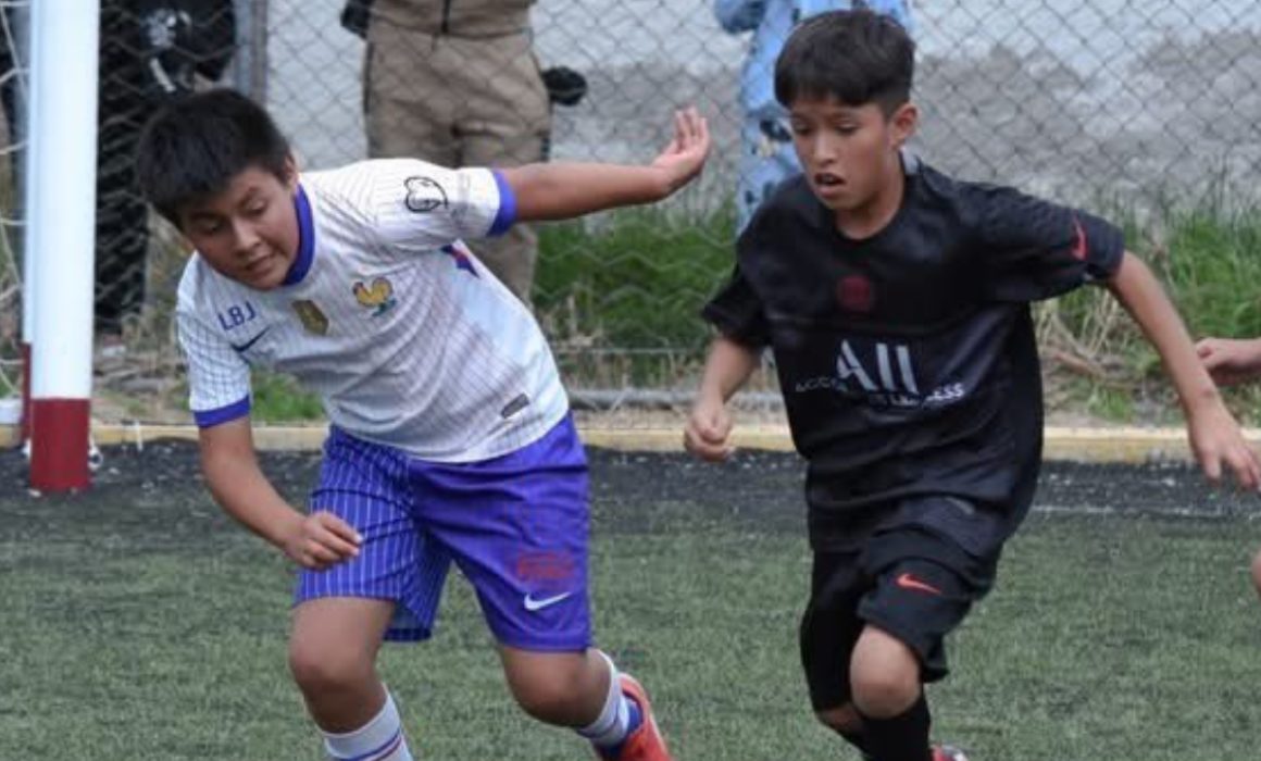 Jóvenes mexiquenses avanzan a torneo nacional de fútbol escolar