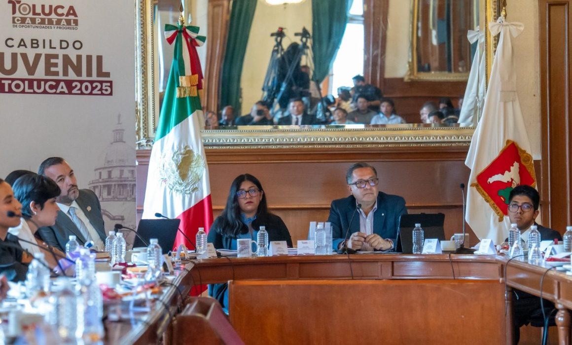 Jóvenes toluqueños toman la palabra en la Primera Sesión de Cabildo Juvenil para impulsar sus comunidades