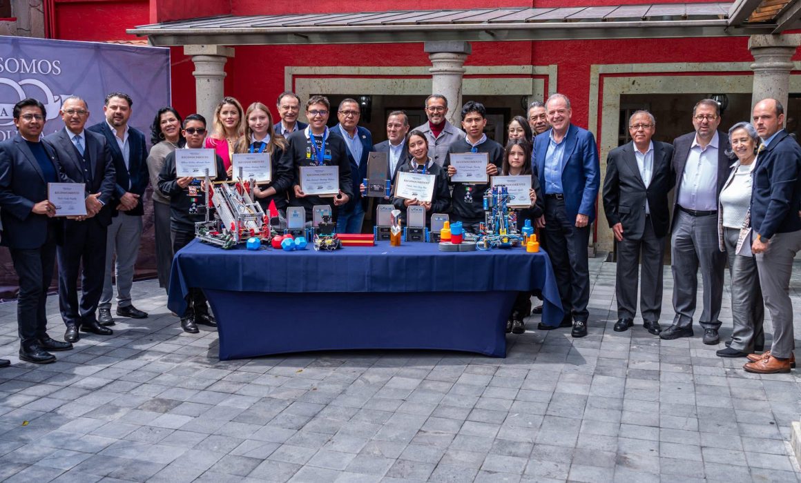 Jóvenes toluqueños triunfan en el Mundial de Robótica VEX Robotics 2025