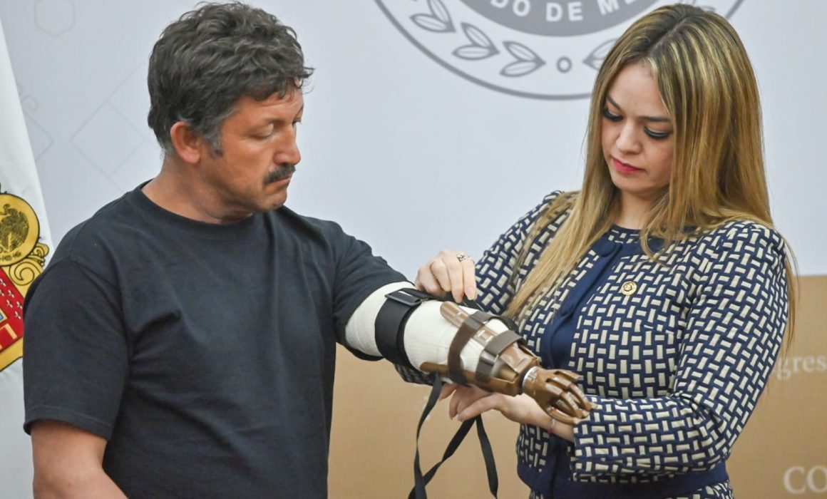 Jennifer González impulsa colaboración multisectorial para entregar prótesis y mejorar vidas en el Estado de México