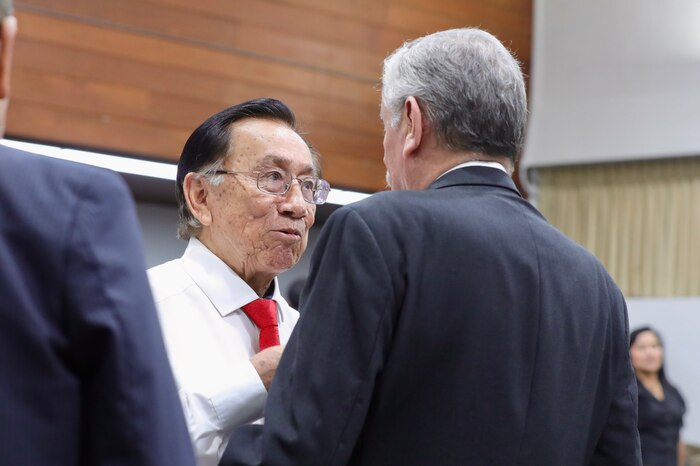 José Balcázar es elegido presidente del Perú en sesión marcada por polémicas y retiro de candidatos