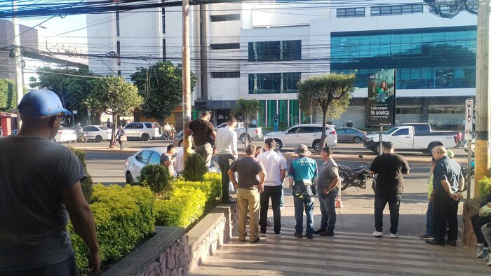 Joven muere tras tiroteo en plena calle en Honduras y presunto guardia de seguridad es detenido