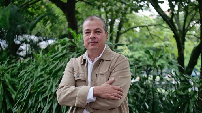 Juan Francisco Vásquez sobre la educación, memoria y la inteligencia artificial: claves para el futuro docente en Colombia