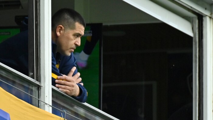 Juan Román Riquelme se reúne con el plantel de Boca Juniors tras última derrota en busca de unidad y mejor rendimiento
