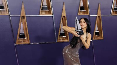 Julión Álvarez, sin VISA para EU pero ganador en los AMA 2025: ¿quiénes fueron todos los premiados?