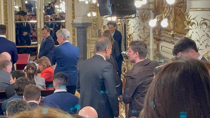 Karina Milei y Santiago Caputo: cercanía y cambios en el Gabinete tras la jura de Adorni