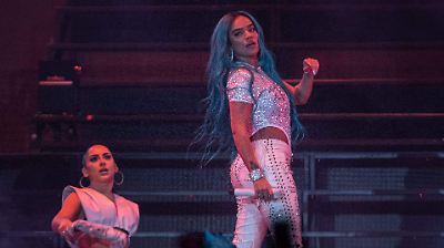 Karol G convoca a villanas mexicanas para promocionar su nuevo álbum ‘Tropicoqueta’ con un toque de telenovela clásica