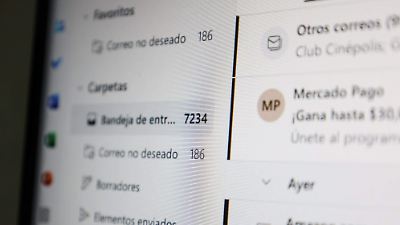 La huella oculta de la basura digital: un gasto invisible que impacta al medio ambiente y a tu economía