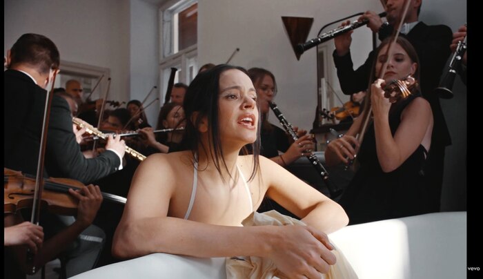 La prensa internacional destaca a Rosalía y su nuevo disco ‘Lux’ como una obra revolucionaria y maestra