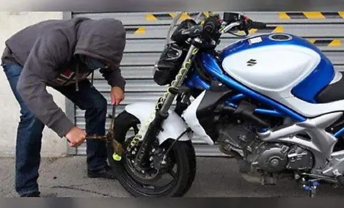 Ladrón roba motocicleta en Zumpango; buscan mejorar la seguridad y detener al delincuente