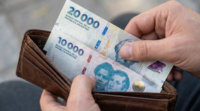 Lara López Calvo explica por qué las tasas de interés permanecen altas en Argentina a pesar de la reducción de la inflación