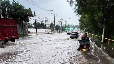 Las fuertes lluvias provocan inundaciones y caos vial en el norte del Valle de México