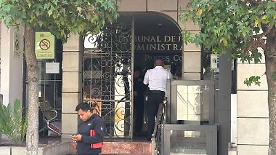 Liberan a trabajadores tras toma del Tribunal de Justicia Administrativa del Estado de México en Oxtotilpan