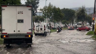 Lluvia en Toluca causa encharcamientos y preocupa a vecinos por riesgo de inundaciones