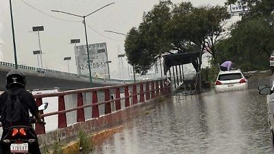 Lluvias causan encharcamientos y rescates en Tlalnepantla, afectando vías principales y comunidades