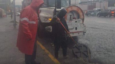 Lluvias causan inundaciones y congestionamientos en municipios del Valle de México