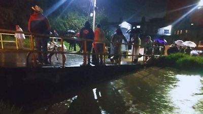 Lluvias intensas provocan desbordamiento y cierres viales en Xonacatlán, Estado de México