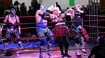 Lucha libre independiente brilla en el Salón Rojo del Club Toluca