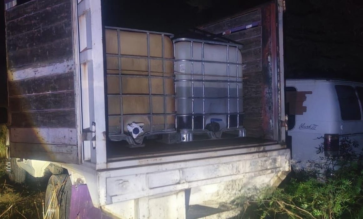 ¡Más de mil litros de hidrocarburo ilegal descubiertos en Acolman por las autoridades!