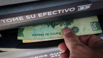 México lidera en aumento del salario mínimo en la OCDE y reduce la pobreza laboral