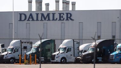 México y Canadá quedan exentos de aranceles en importación de camiones y autobuses por decisión de EU