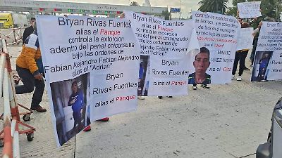 Manifestantes bloquean la Caseta de San Marcos en protesta contra la extorsión en el Valle de México