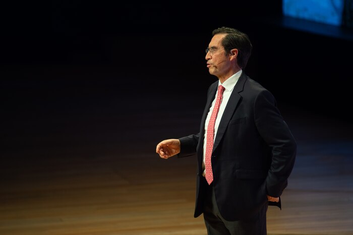 Mario Alonso Puig desmiente un mito: tu destino y la genética están en tus decisiones diarias