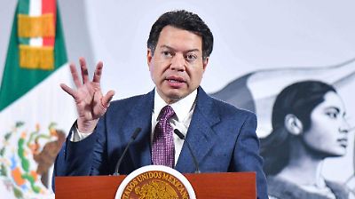 Mario Delgado pospone comparecencia ante el Senado por afectaciones en escuelas debido a inundaciones