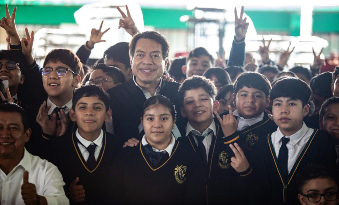 Mario Delgado supervisa avances en infraestructura y becas educativas en Ixtapaluca