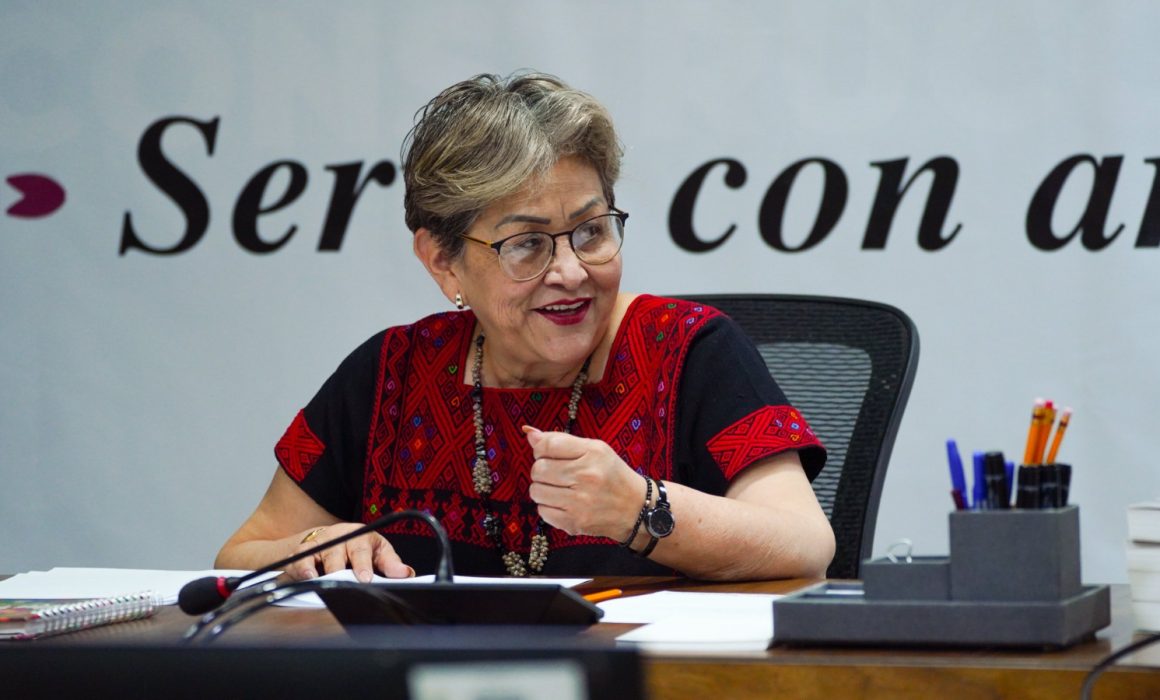 Martha Guerrero entrega más de 1,700 canastas alimentarias a adultos mayores en Los Reyes La Paz