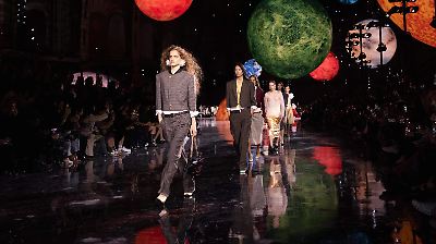 Matthieu Blazy lleva a Chanel a una dimensión celestial en su debut en París