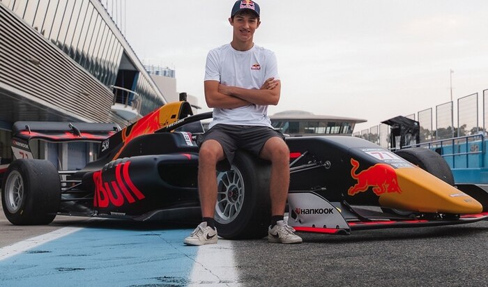 Mattia Colnaghi, piloto argentino de Red Bull, inicia su temporada en la Fórmula 3 con miras al campeonato