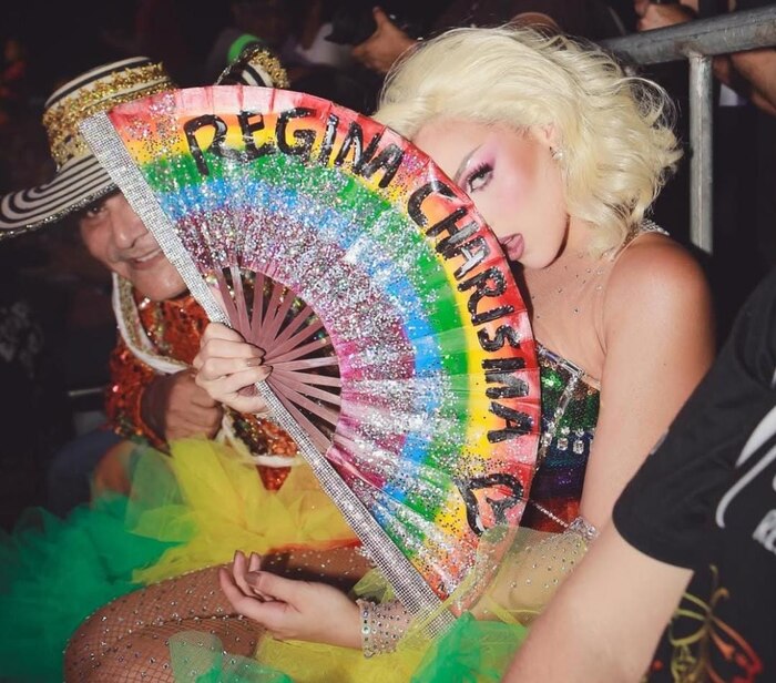 Michelle Char deslumbra en el Carnaval de Barranquilla con caracterización de drag queen para promover la diversidad