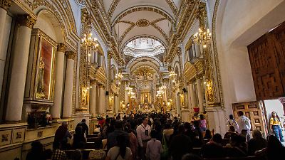 Miles de devotos convergen en Toluca para venerar a la Virgen del Carmen en su festividad anual