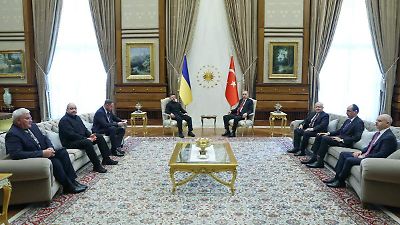 Ministro de Defensa de Ucrania negociará con Rusia posible acuerdo de paz