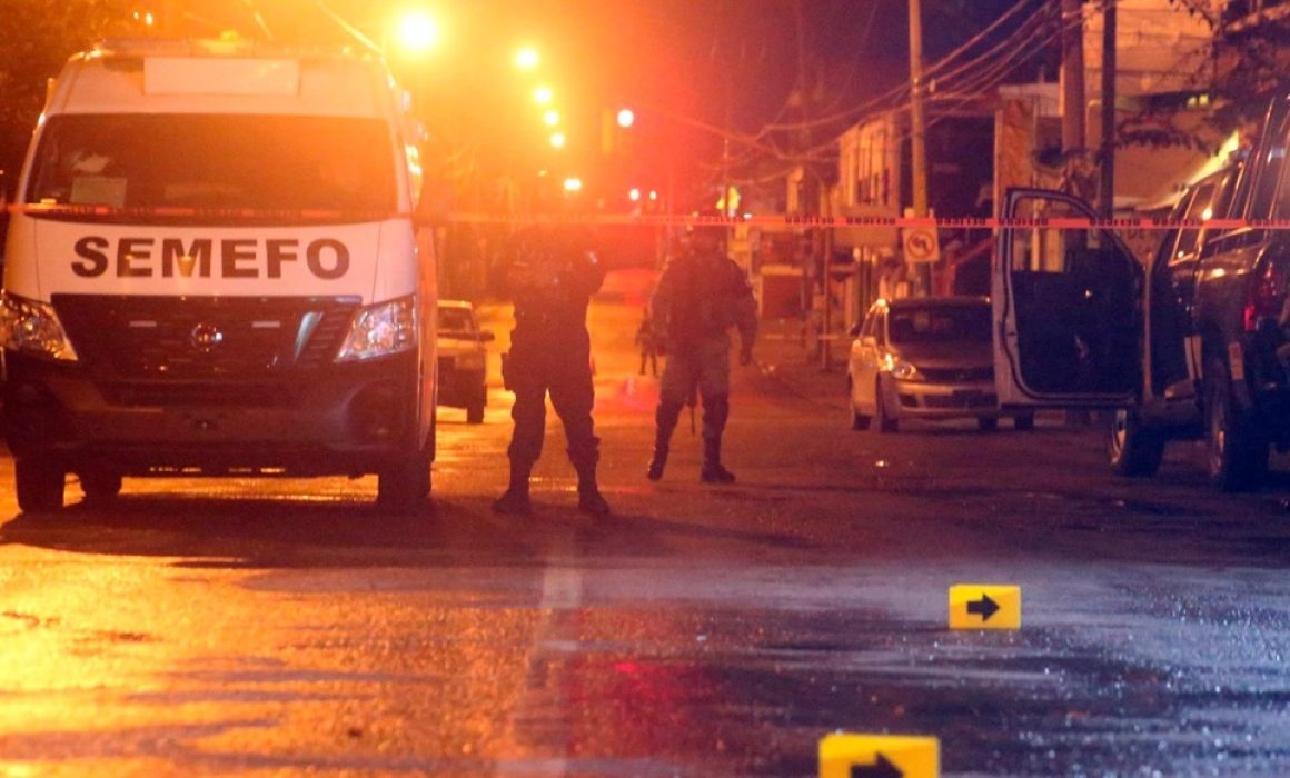 Motociclista muere tras ataque a balazos en Chalco; intentó defenderse con su arma