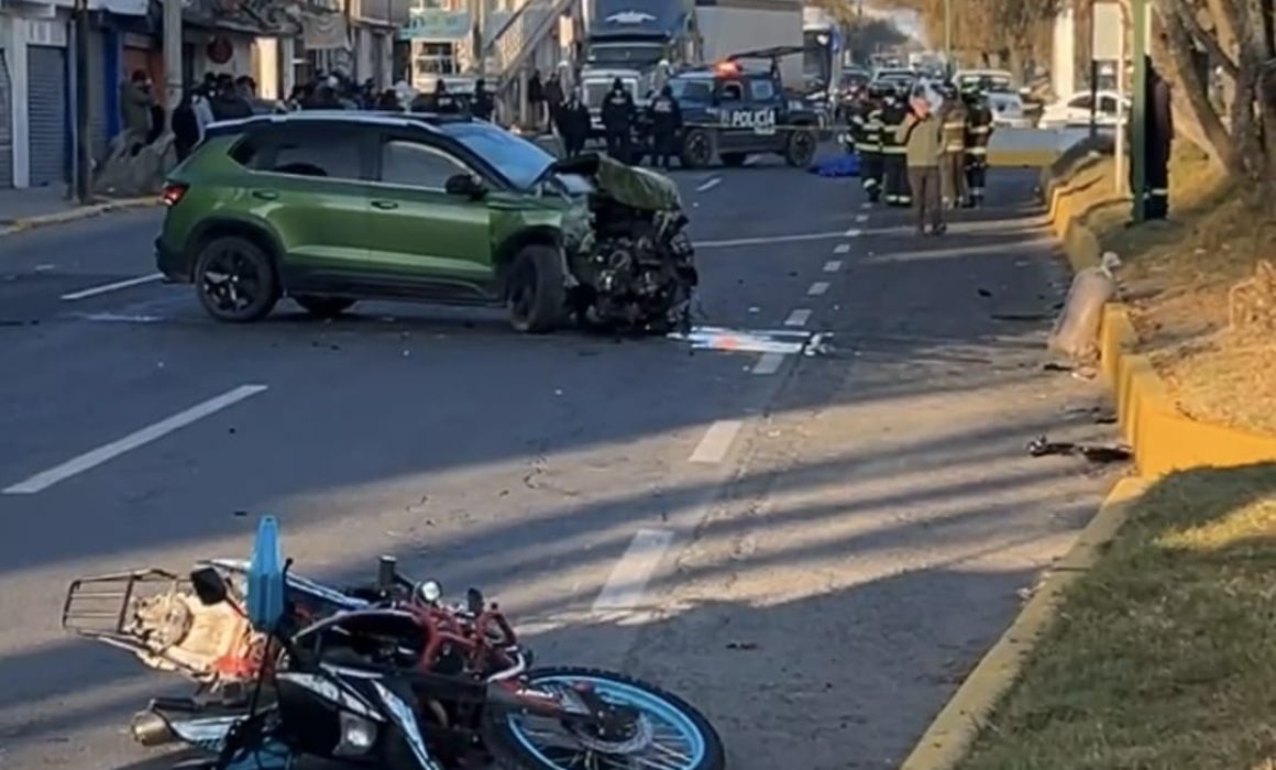 Motociclista muere tras choque con camioneta en Calzada al Pacífico, Toluca