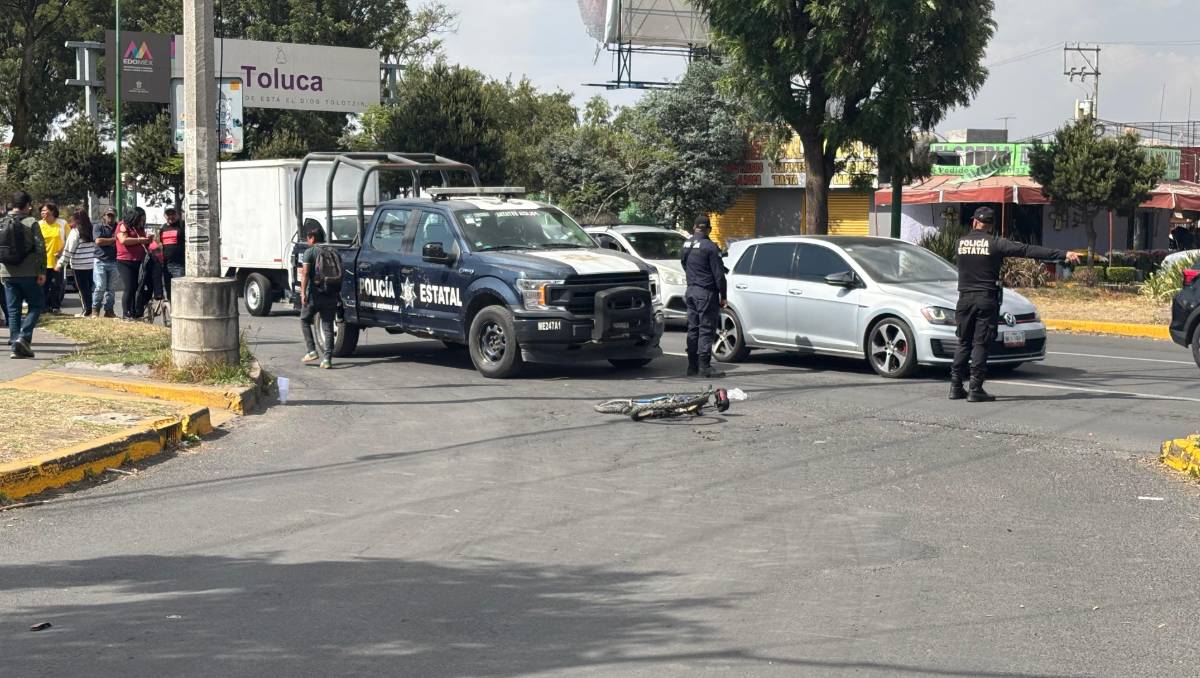 Muere mujer ciclista al ser arrollada por unidad de carga en Toluca