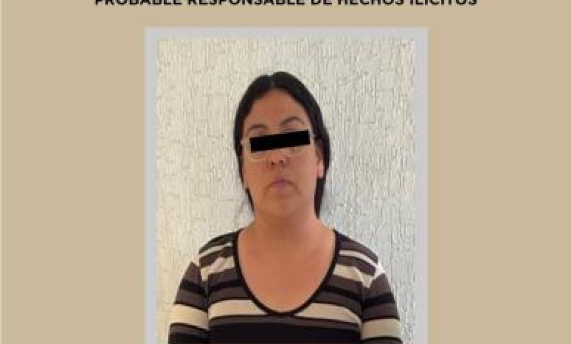 Mujer intenta sobornar a policías tras chocar patrulla en Chalco y es detenida