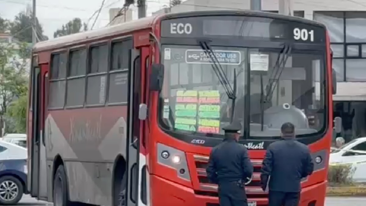 Mujer muere arrollada por autobús de pasajeros en Toluca; chofer se dio a la fuga
