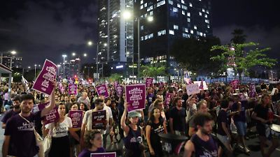 Multitud en Tel Aviv exige un alto el fuego para liberar a los rehenes en Gaza