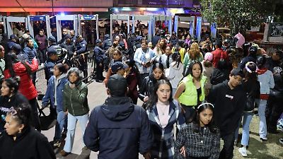 Multitud en Toluca celebra con Gloria Trevi en la Feria del Alfeñique
