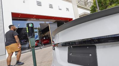 NUEVA INVESTIGACIÓN DE NHTSA A TESLA POR INCIDENTES Y FALLAS DEL SISTEMA FSD